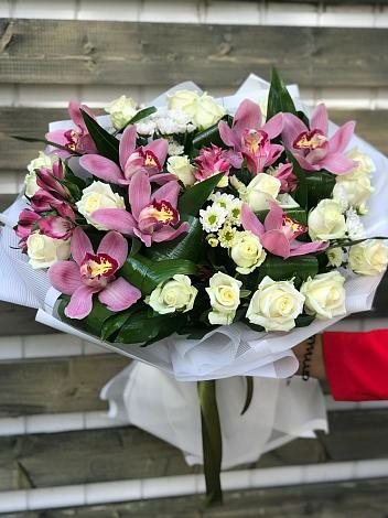 Букет цветов из: Розы и Хризантемы в Городце