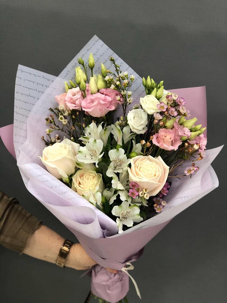 Букет цветов из: Альстромерии, Розы и Лизиантусы в Городце