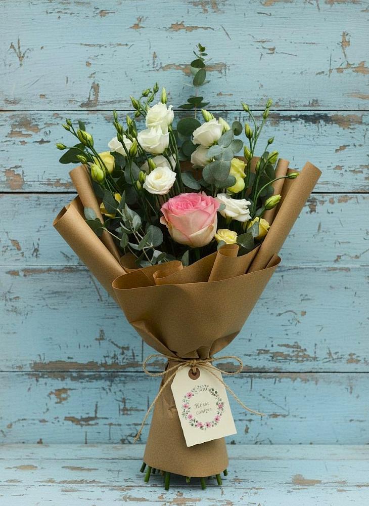 Букет цветов из: Розы и Лизиантусы в Городце