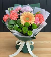 Букет цветов из:  Гвоздики, Розы, Герберы и Хризантемы в Городце
