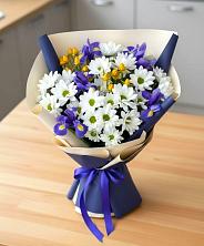 Букет цветов из:  Розы, Ирисы и Хризантемы в Городце