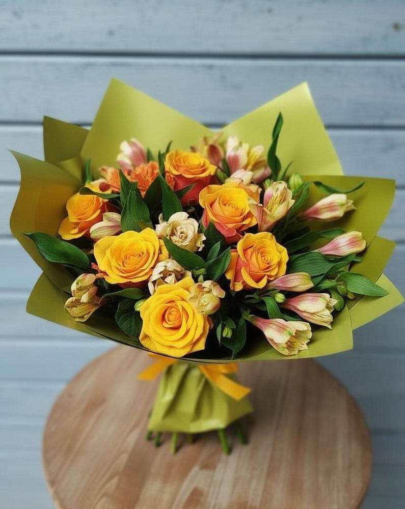 Букет цветов из: Альстромерии и Розы в Городце